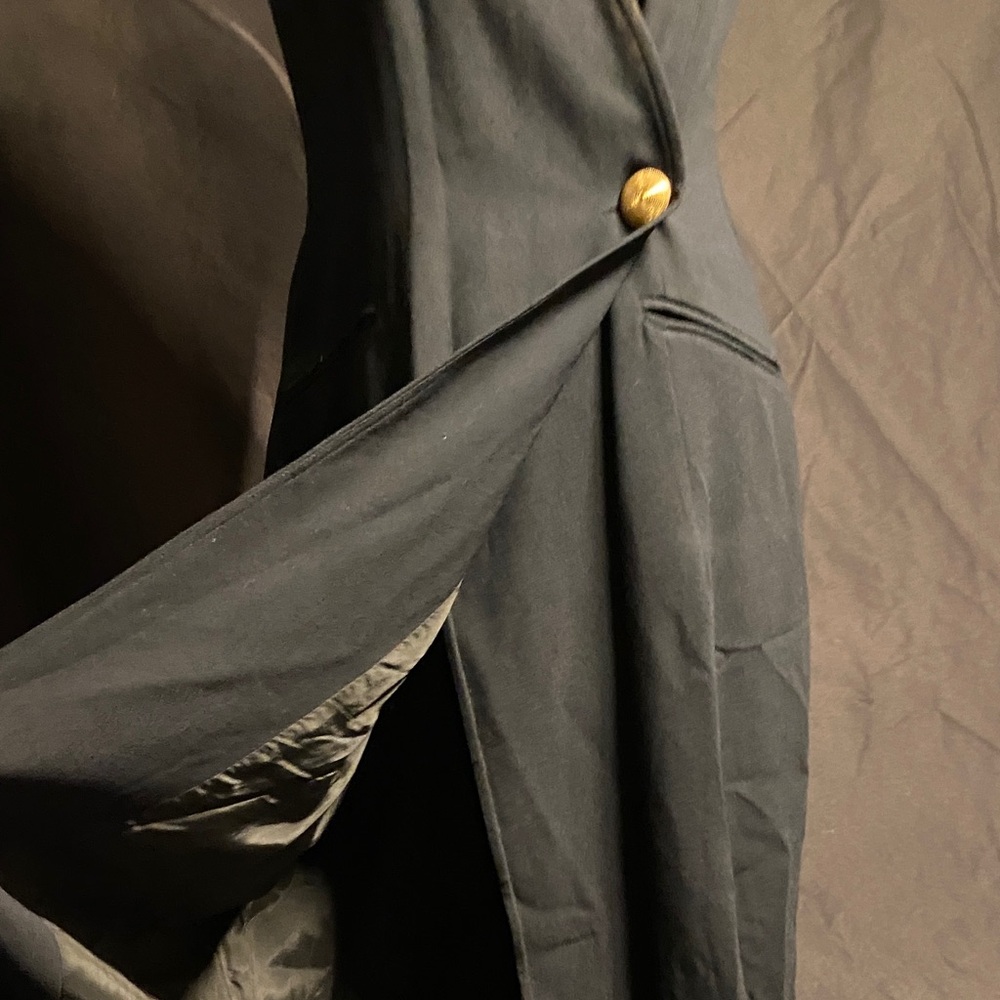 Elegant Black Wrap Midi Dress - Picture 5 of 11